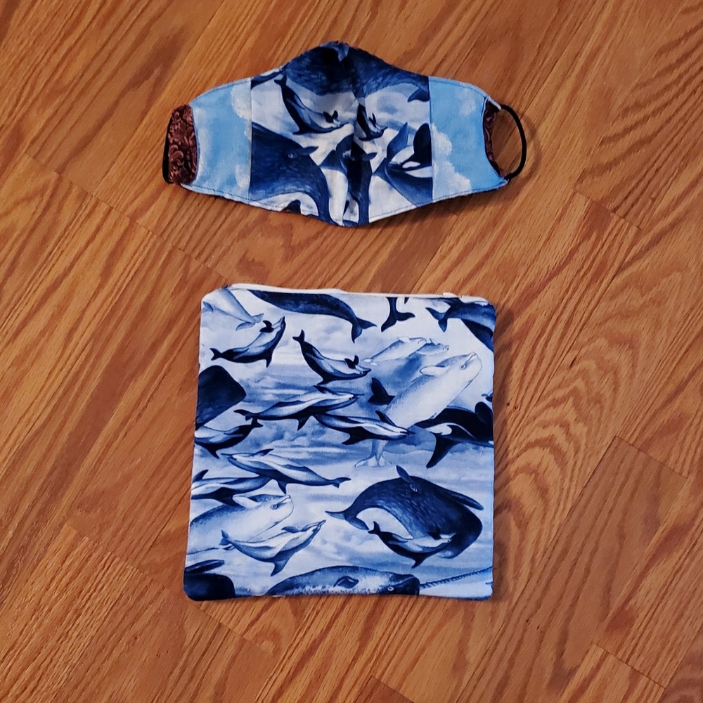 Face Mask with Zipper Pouch